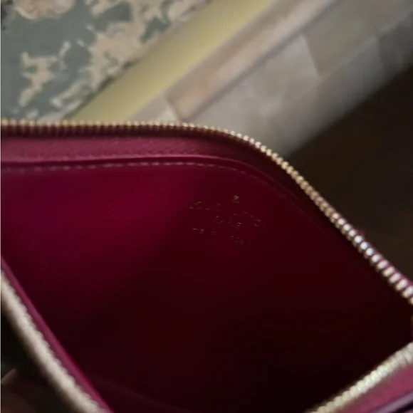 Authentic - like NEW! Louis Vuitton Brown and dark Fuchsia Monogram card Wallet - Picture 5 of 6